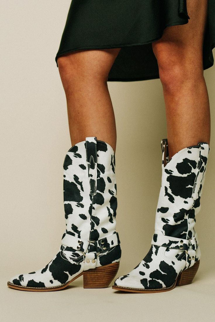 Eva - Women's Trendige Boots with Kuhfellmuster in Westernstil