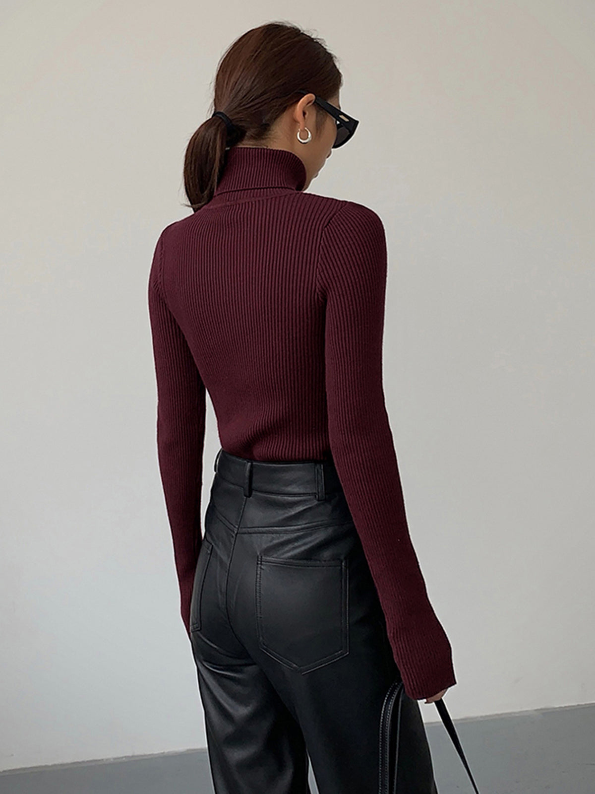Lynne - Women's Minimalistisches Schlankes Turtleneck Top