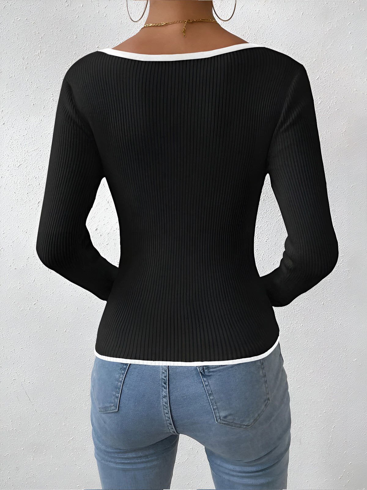 Amber - Women's Spring Sweater with Kontrastbesatz and V Neckline