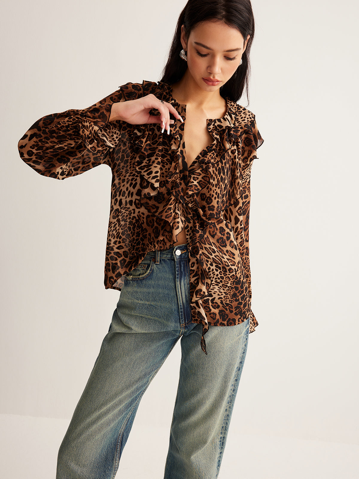 Eva - Women's Summer Leopardenbluse with Ruffle Collar