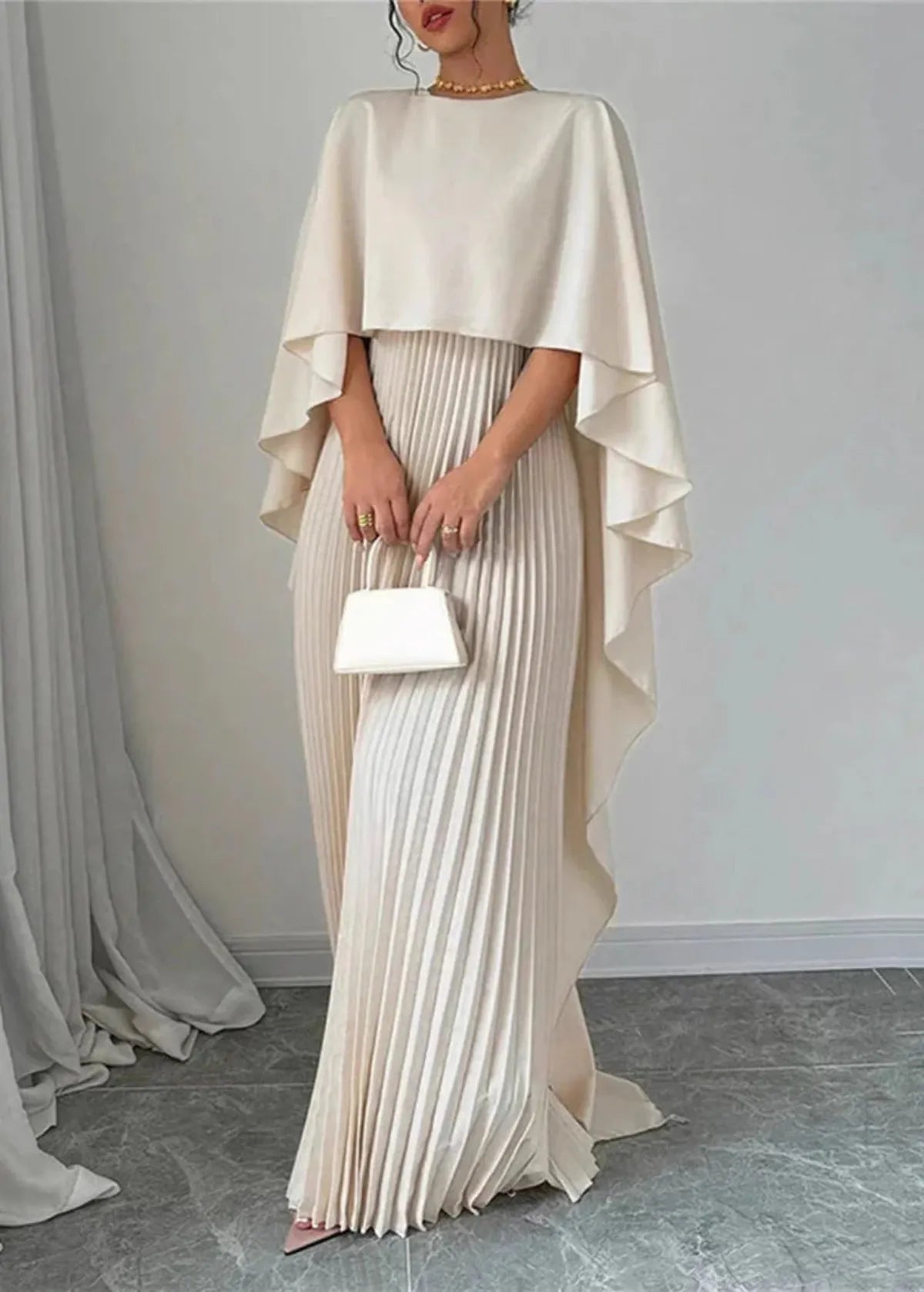 Lottie - Women's Wedding Guest Gefaltetes Cape Maxi Dress