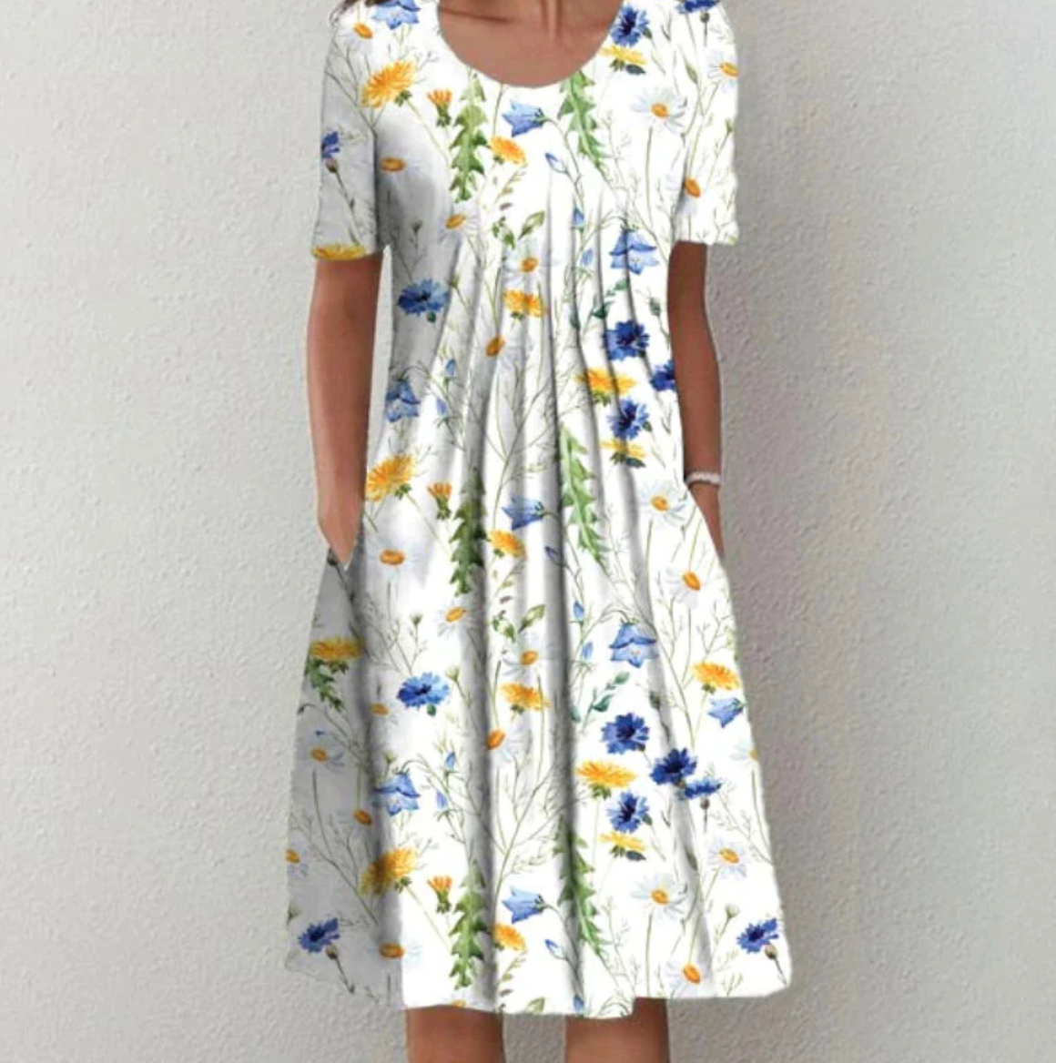 Brenda - Women's Midi Dress with lockerem Cut and Floral Print