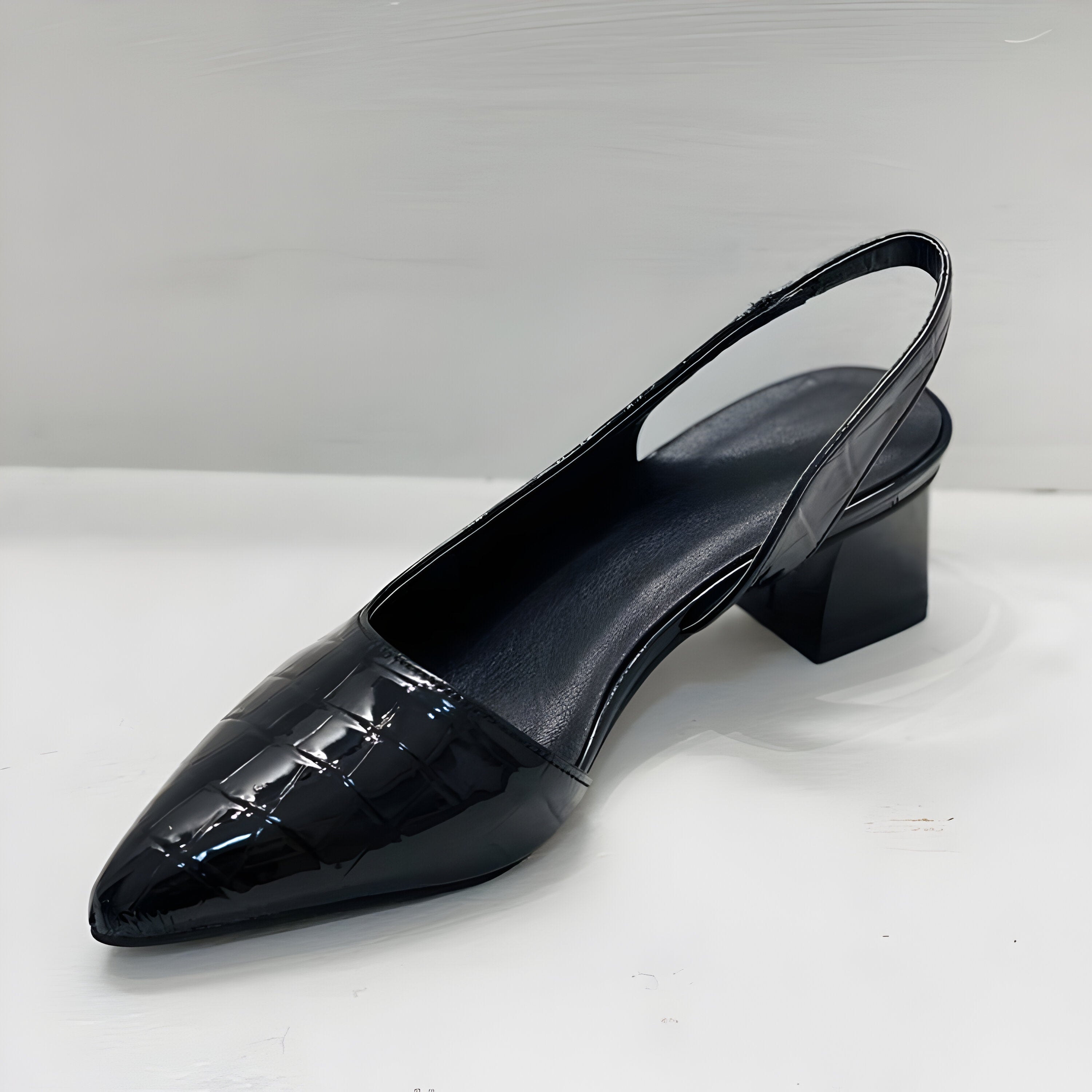 Isabella - Women's Spitz zulaufende Shoes with Block Heel