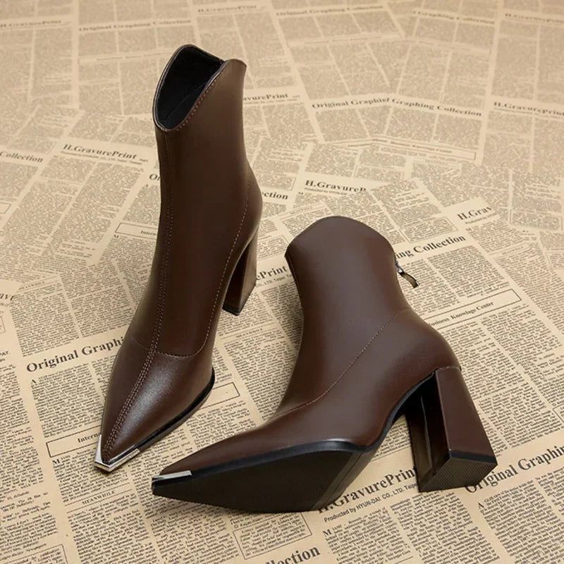 Ava - Women's-Spring-Ankle Boots with spitzer Kappe and Heel