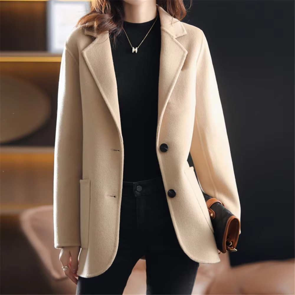 Molly - Women's Classic Office Blazer with Zwei Buttons