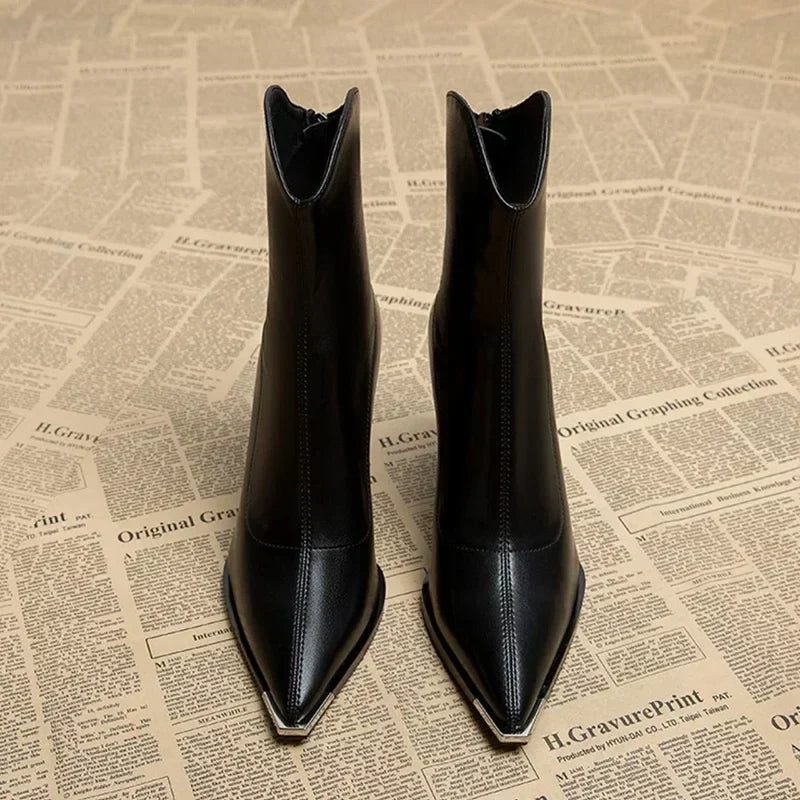 Ava - Women's-Spring-Ankle Boots with spitzer Kappe and Heel