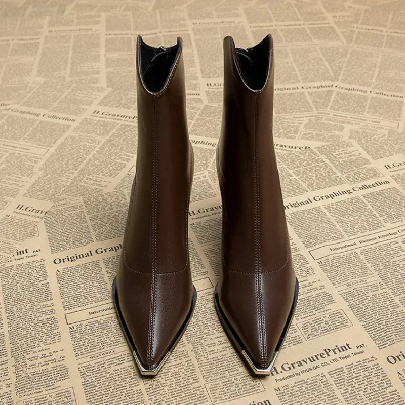 Ava - Women's-Spring-Ankle Boots with spitzer Kappe and Heel