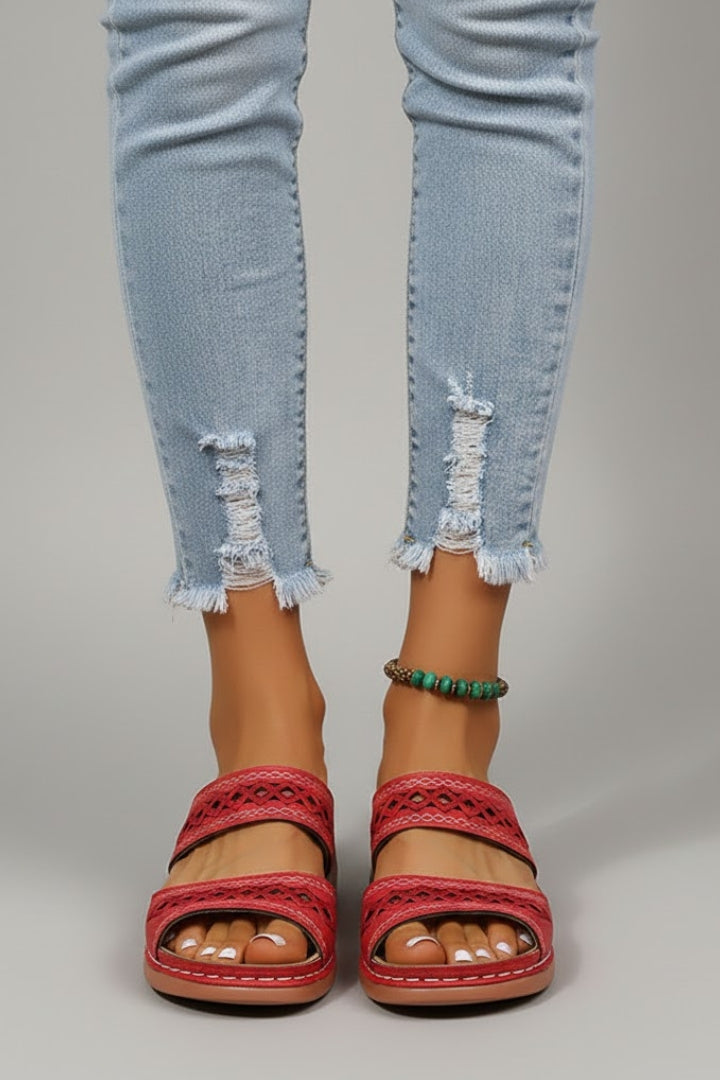 Beth - Women's Slides with Double Strap and dekorativen Cutouts