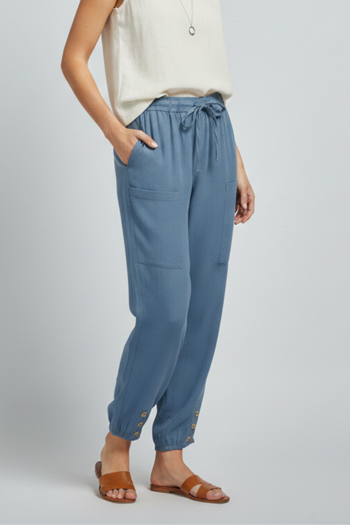 Sophia - Women's Trousers with Drawstring Waist and Knopfsaum