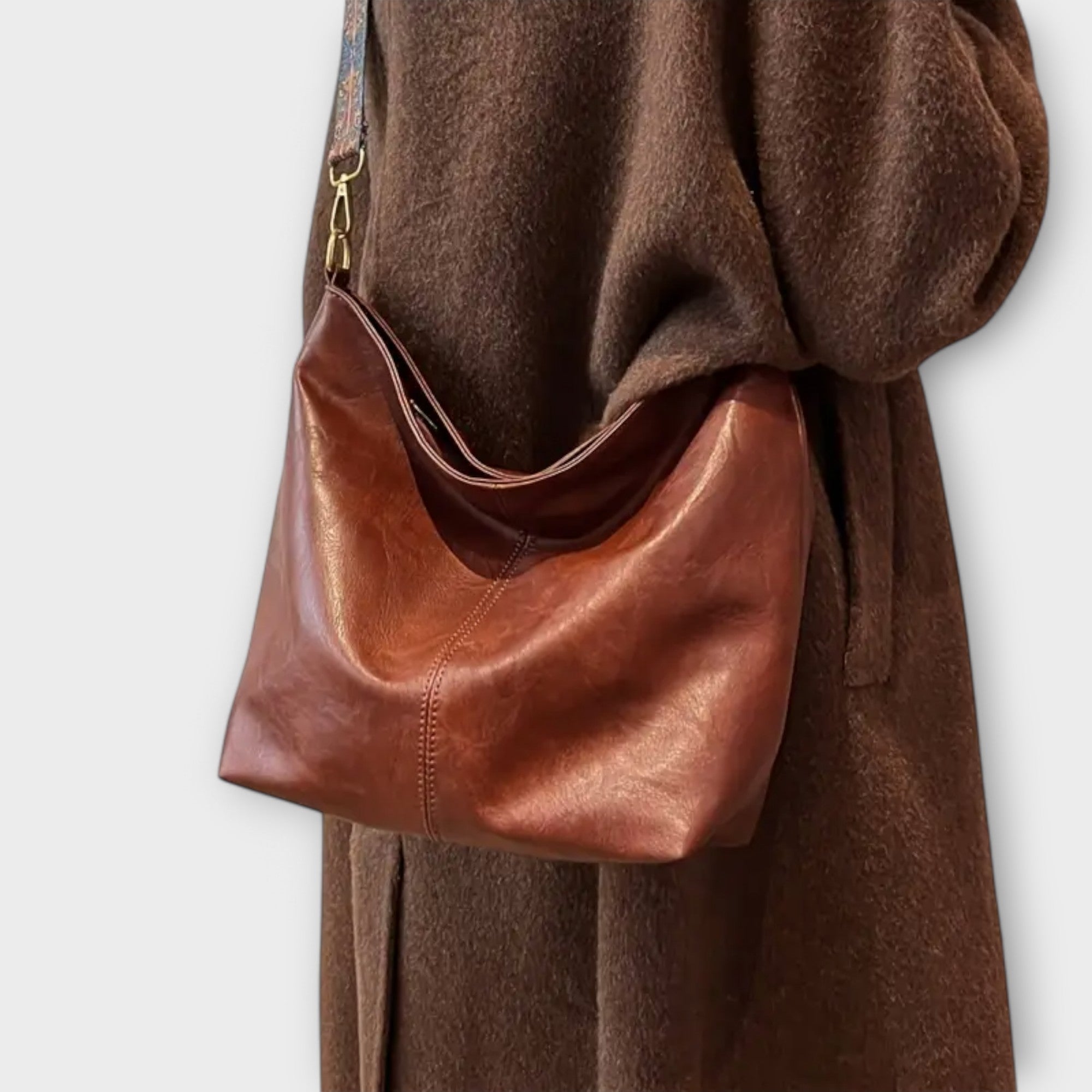 Judith - Women's-Shoulder Bag with einzigartigem Strap