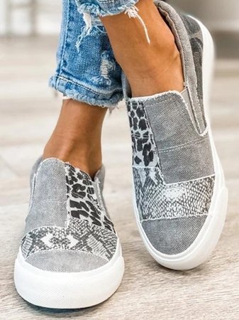 Margaret - Women's Sneaker with niedrigem Schaft and Patch-Design