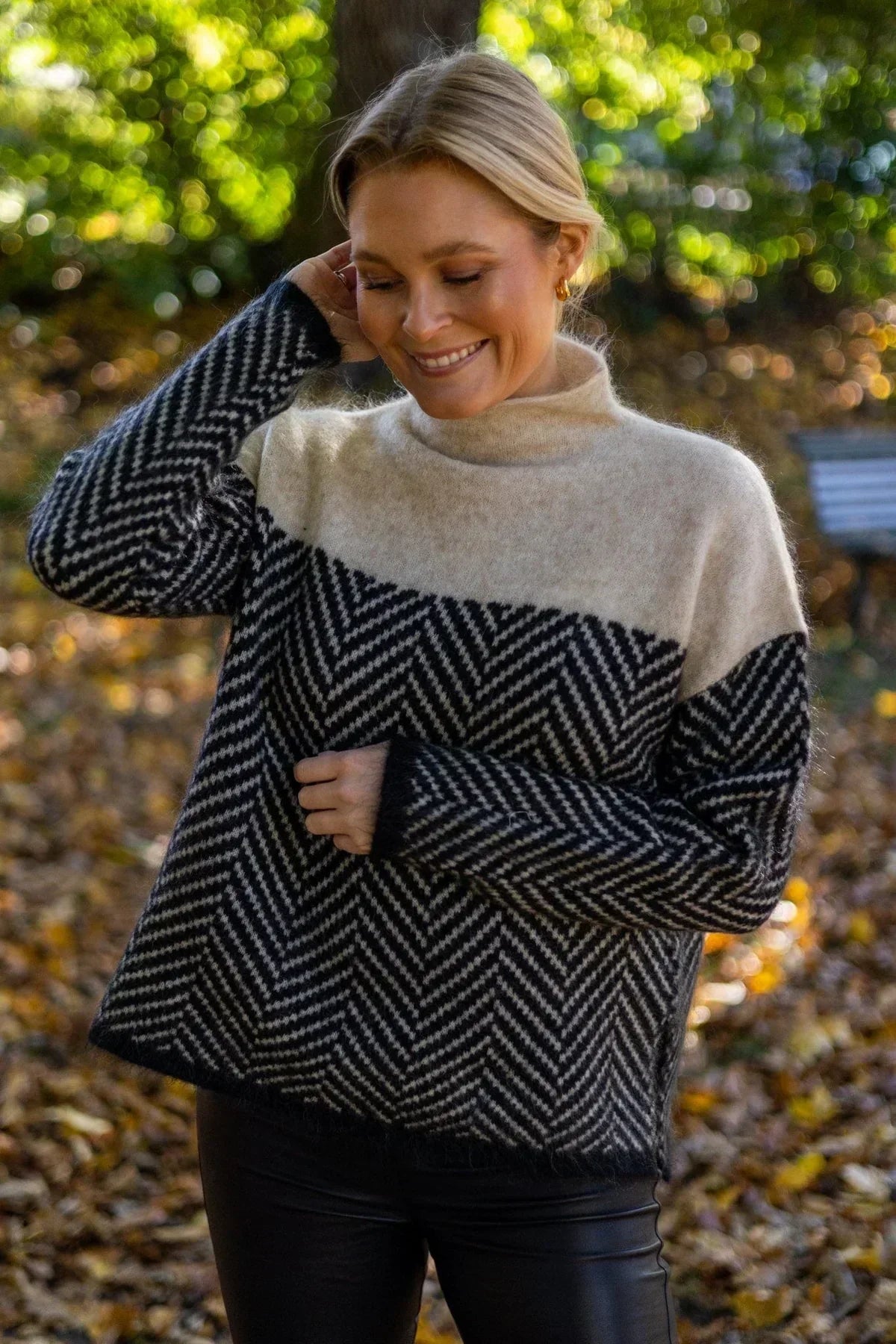 Alison - Women's Relaxed Knit Sweater with high Collar