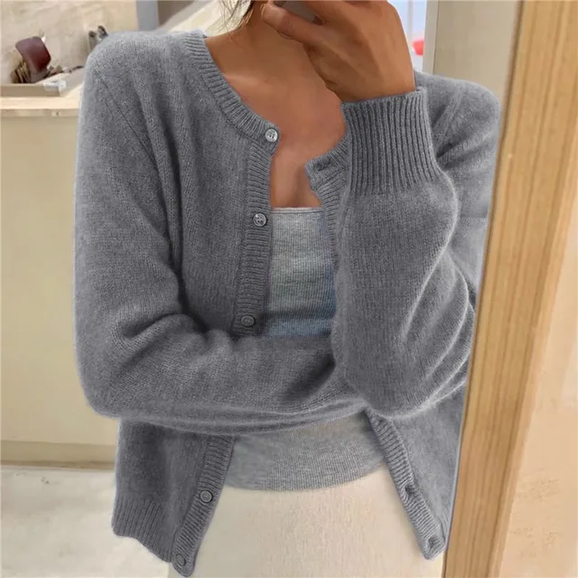 Chloe - Women's Cardigan with Rundhalsausschnitt and langen Sleeves