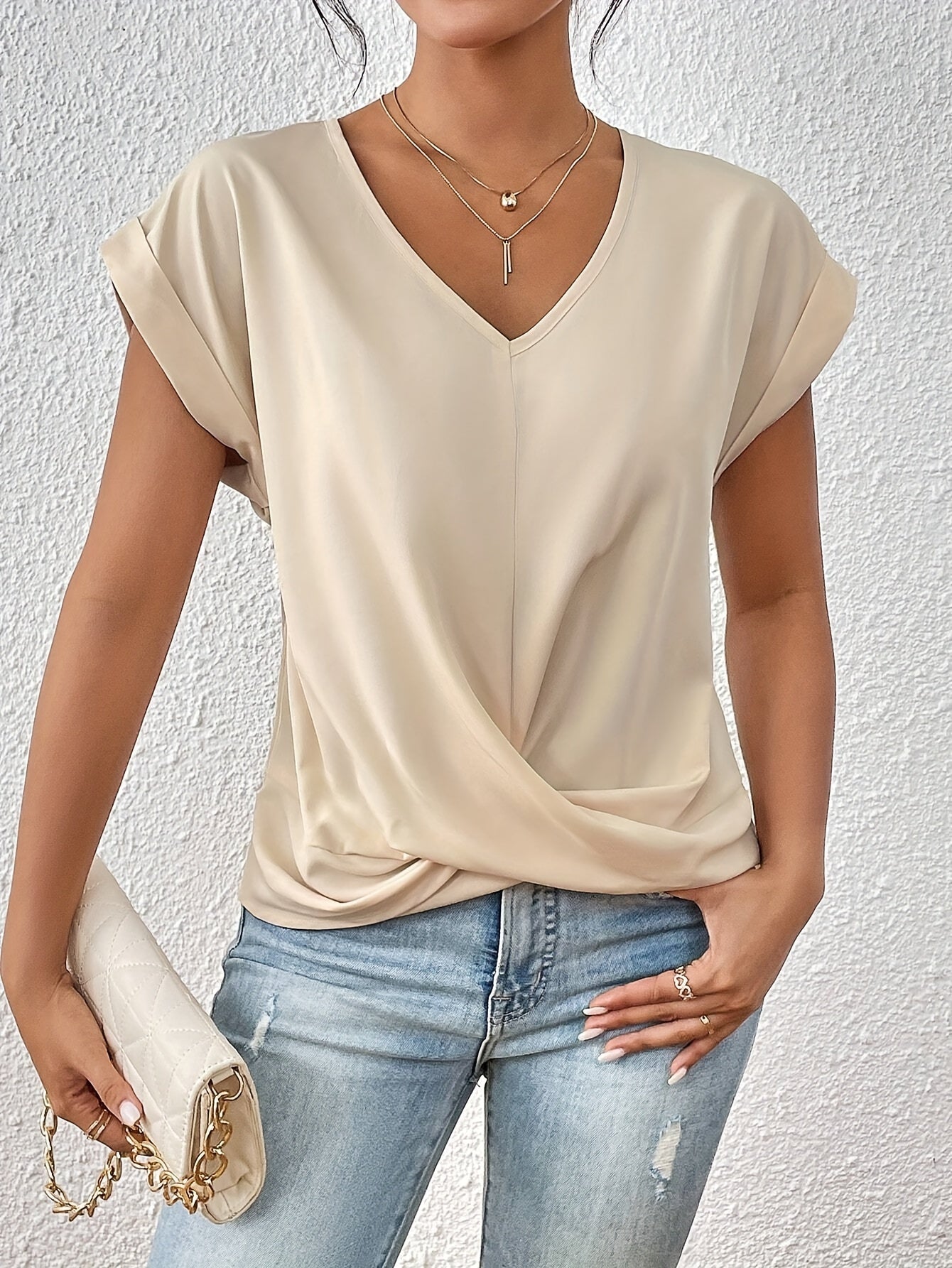 Jordan - Comfortable T-Shirt with Sweetheart-Neckline for Everyday