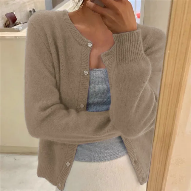 Chloe - Women's Cardigan with Rundhalsausschnitt and langen Sleeves