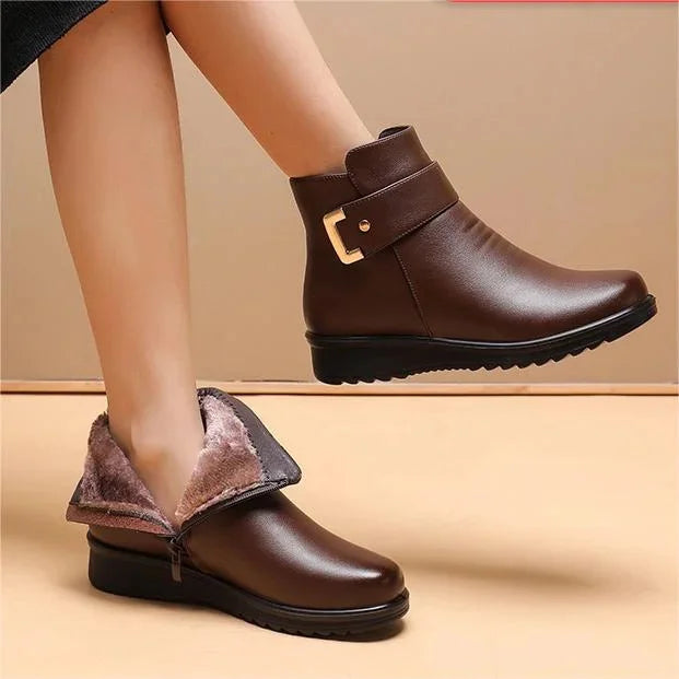 Phoebe - Women's Freizeitstiefeletten with Buckle and Faux Fur Lining