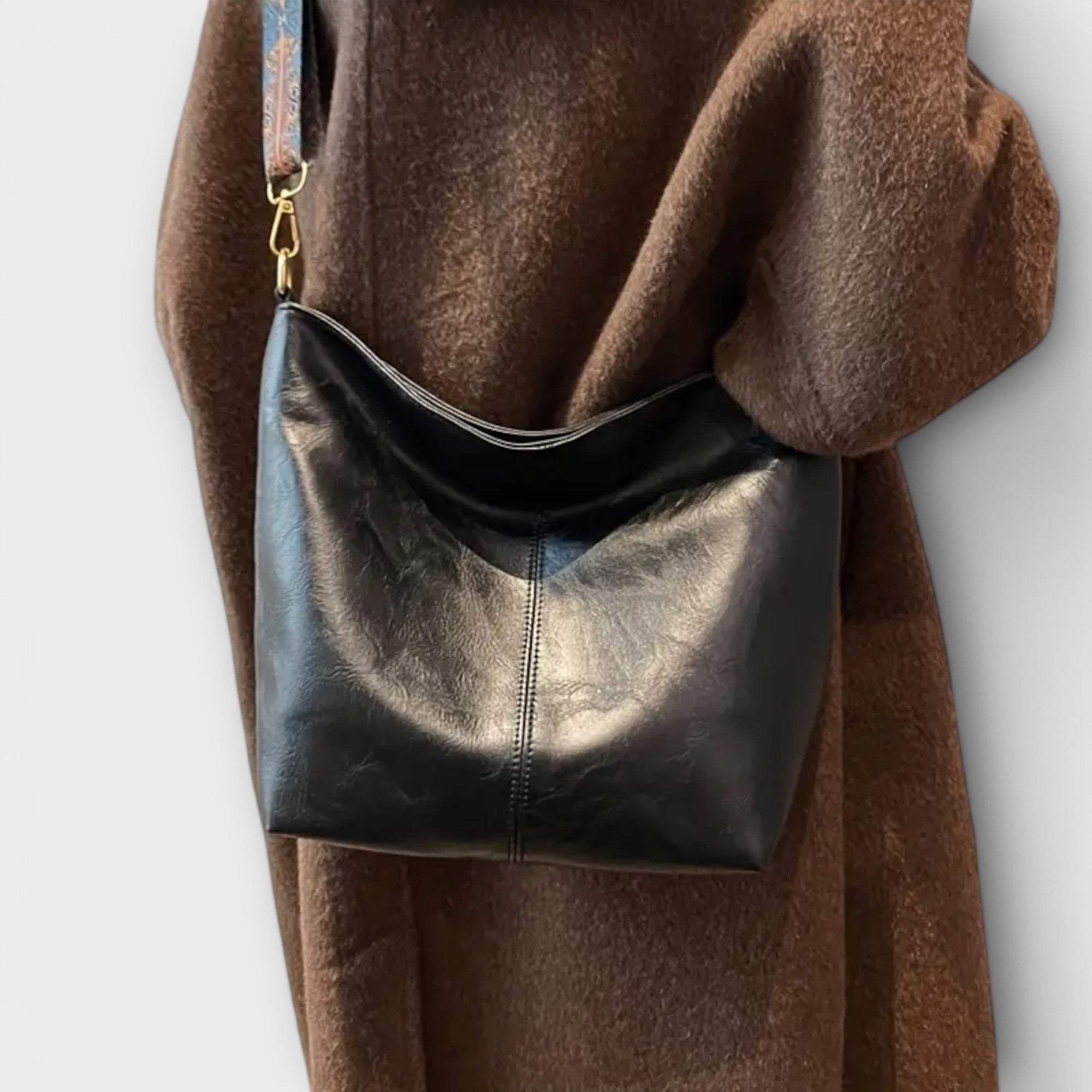 Judith - Women's-Shoulder Bag with einzigartigem Strap