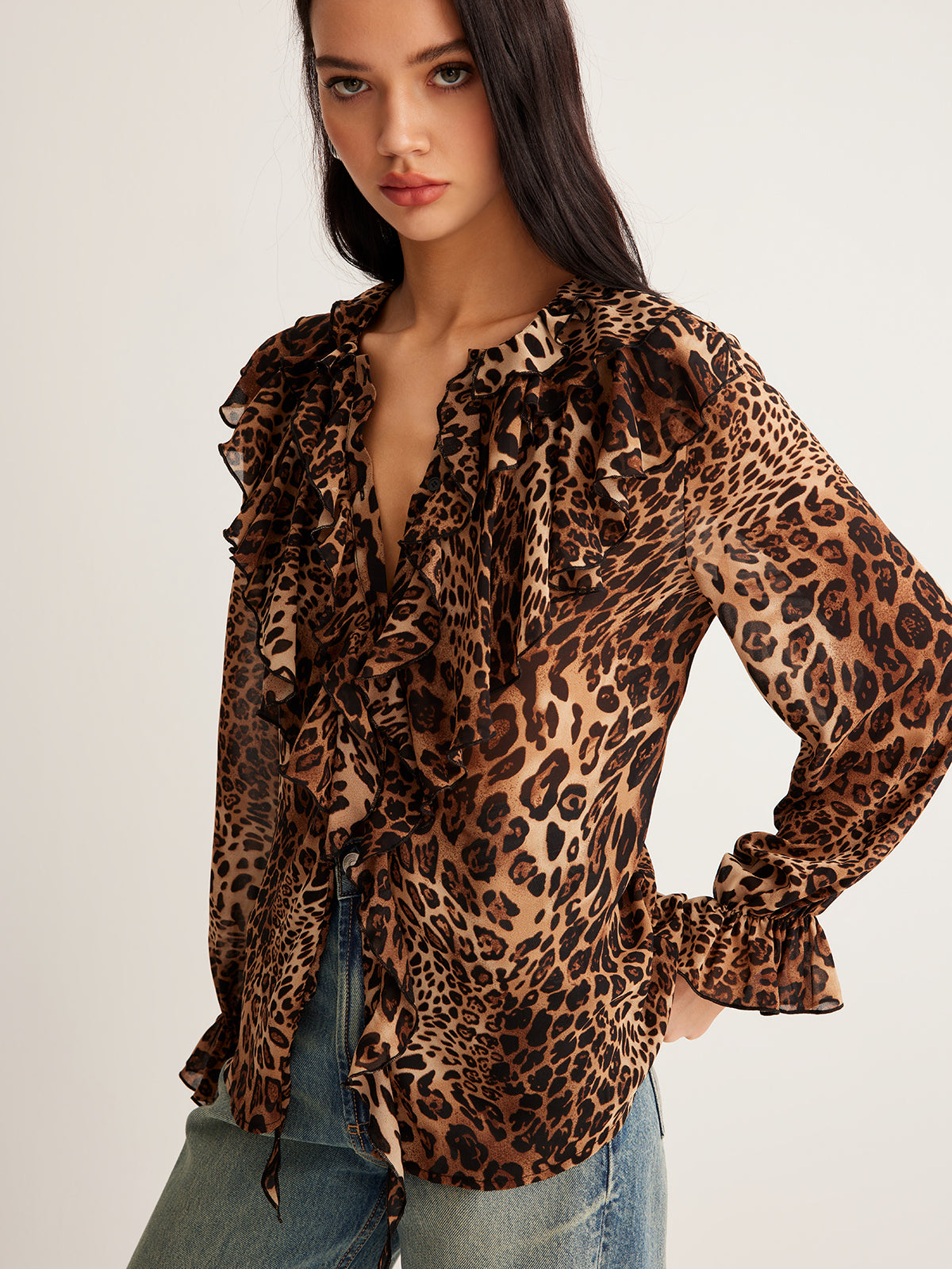 Eva - Women's Summer Leopardenbluse with Ruffle Collar