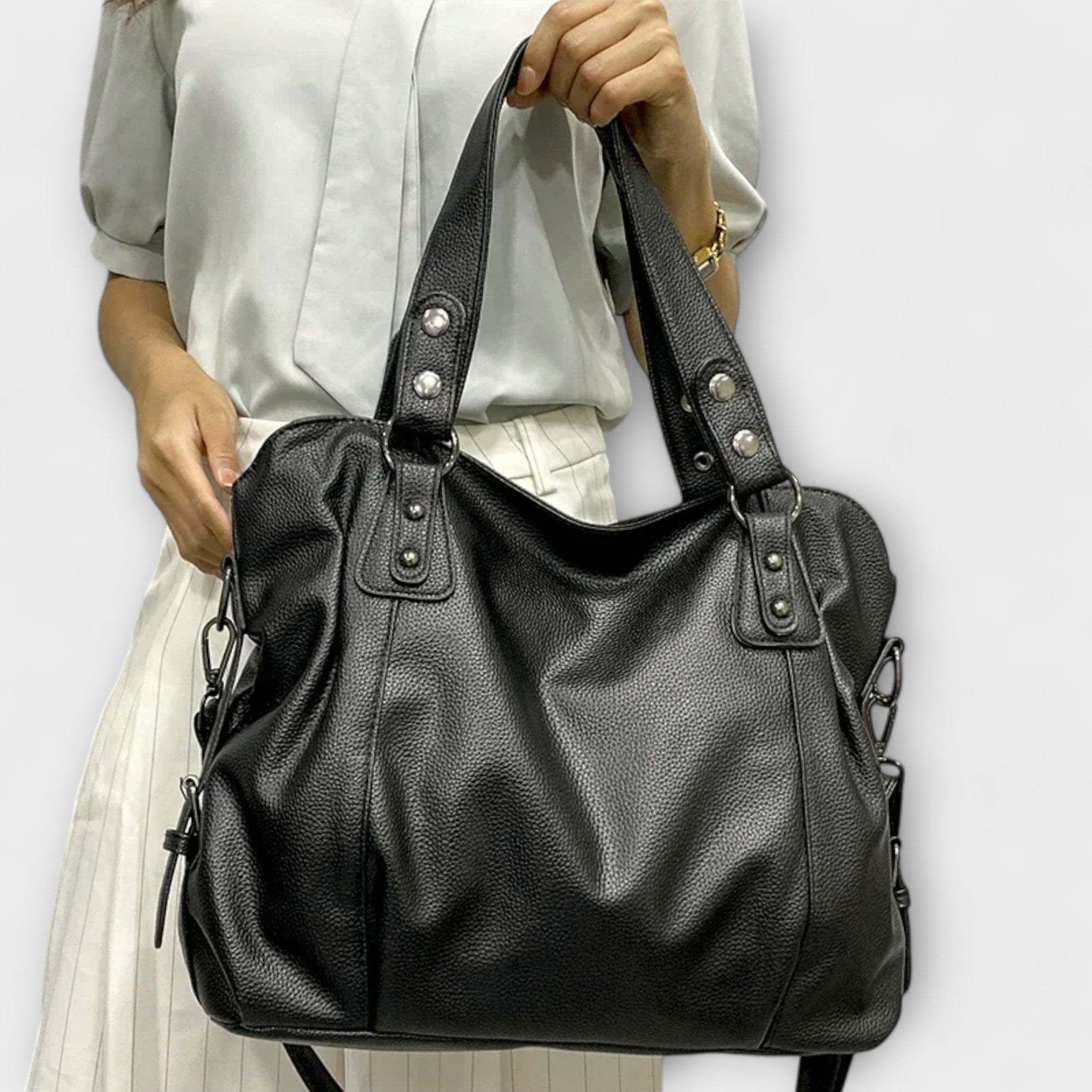 Phoebe - Women's Shoulder Bag with Schlanker Form