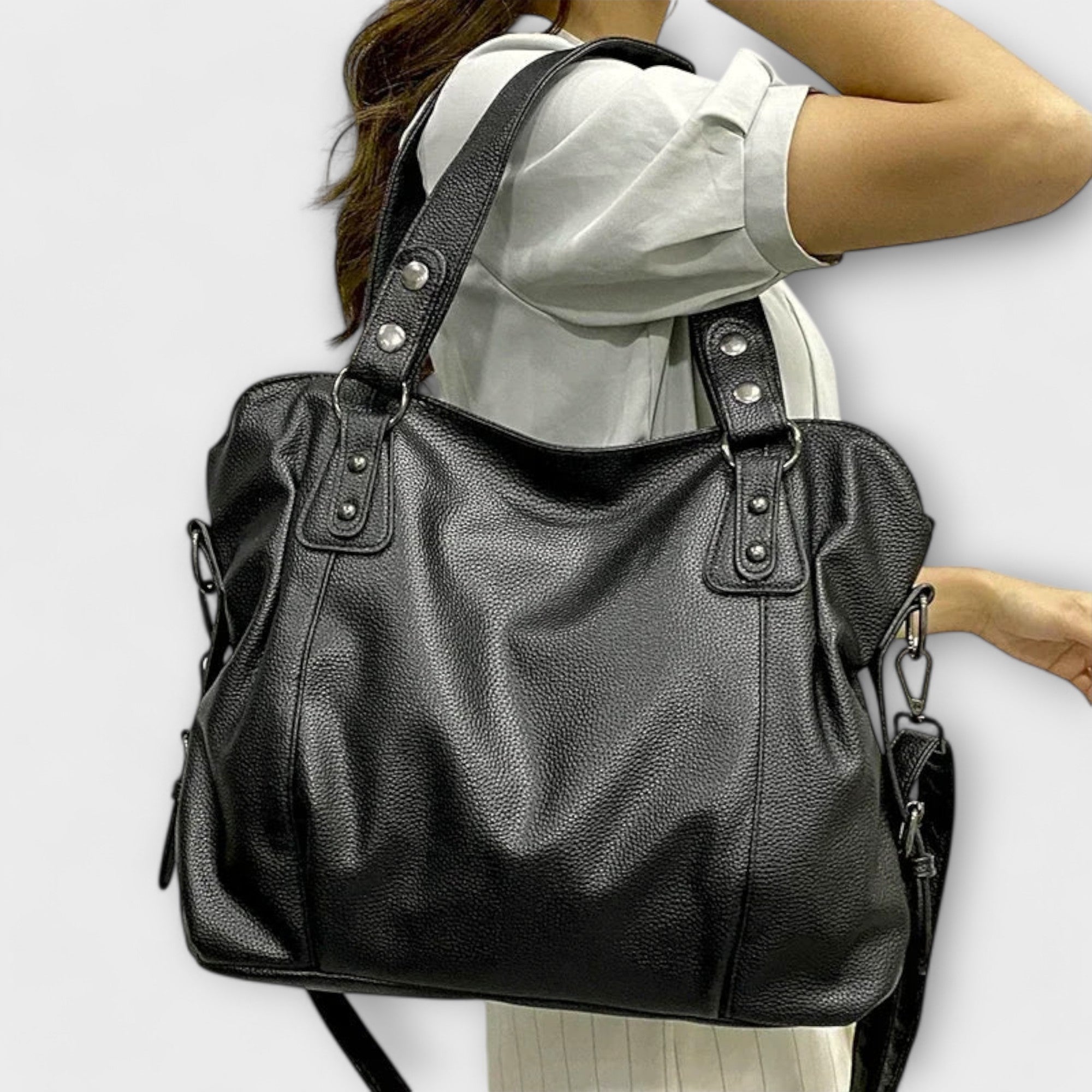 Phoebe - Women's Shoulder Bag with Schlanker Form