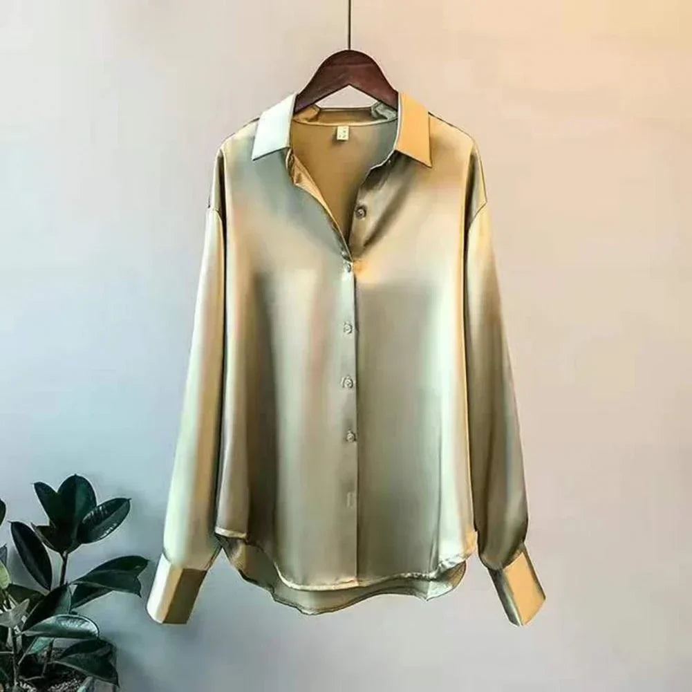 Molly - Women's Seidenbluse with Button Placket for Style