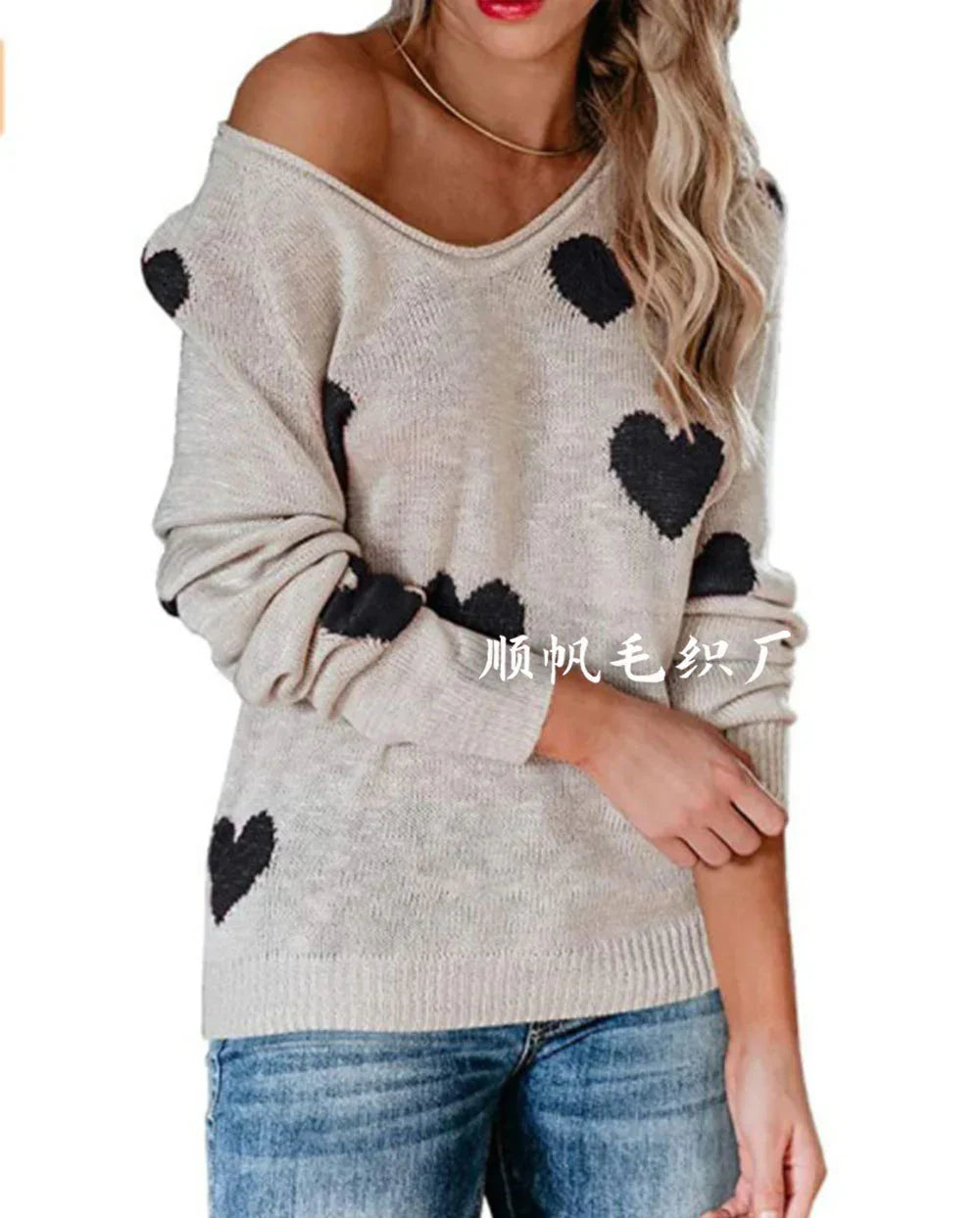 Alice - Women's-Christmas Sweater with Herzmuster