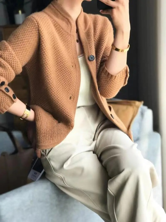 Matilda - Women's Spring Cardigan with Button Placket