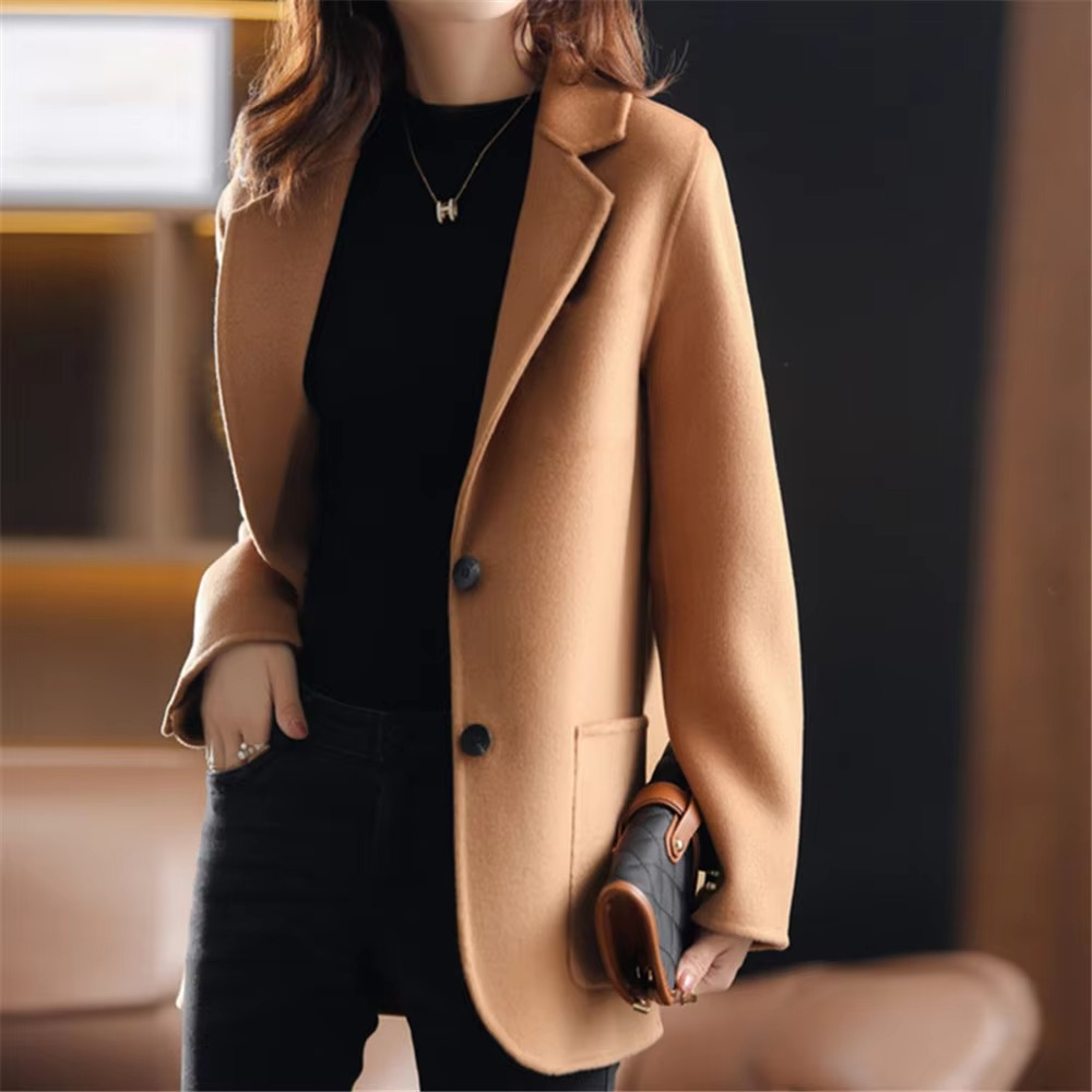 Molly - Women's Classic Office Blazer with Zwei Buttons