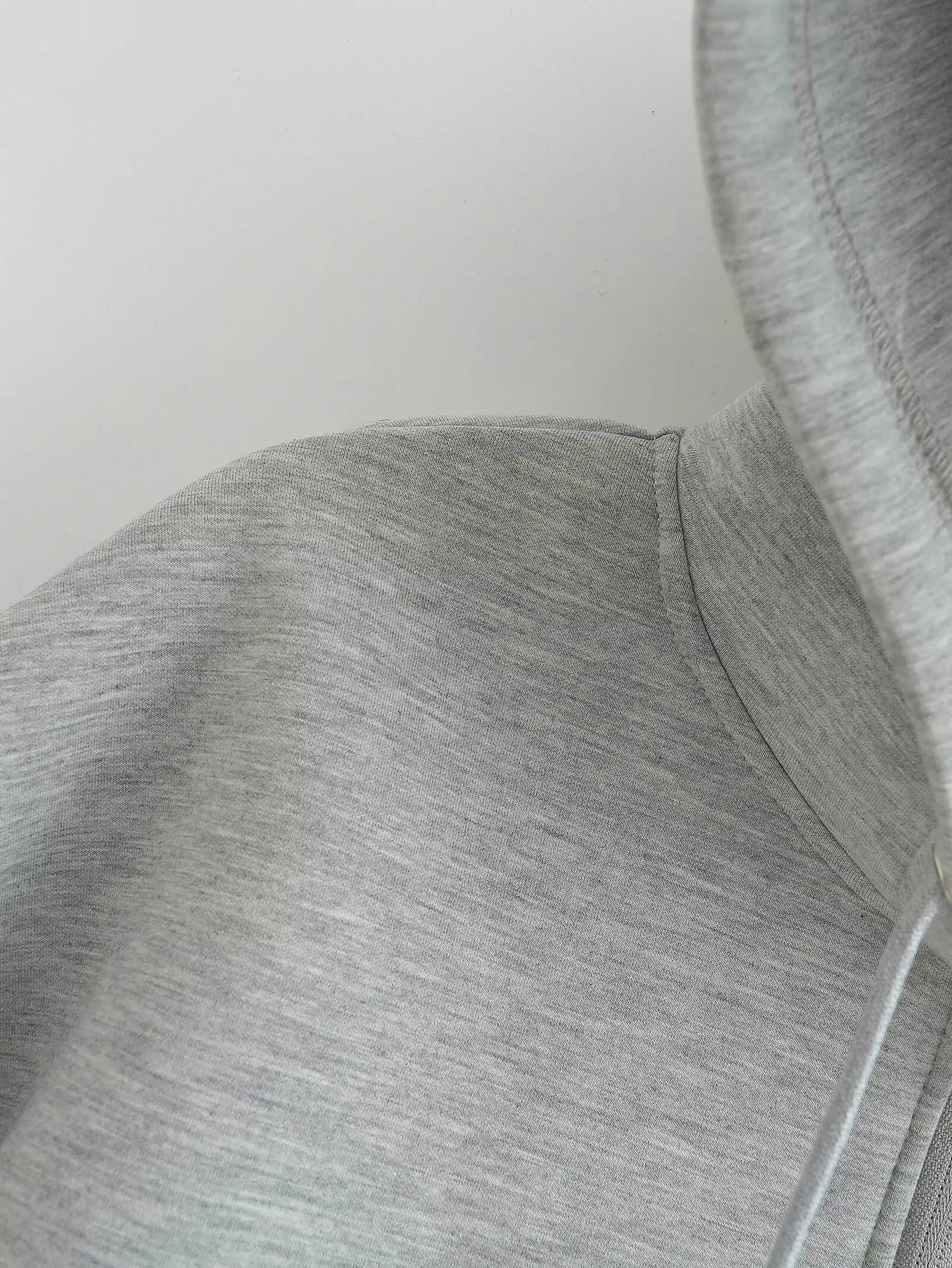 Naomi - Women's Hooded Jacket with Zip and Relaxed Fit
