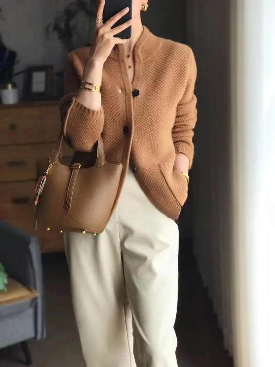 Matilda - Women's Spring Cardigan with Button Placket