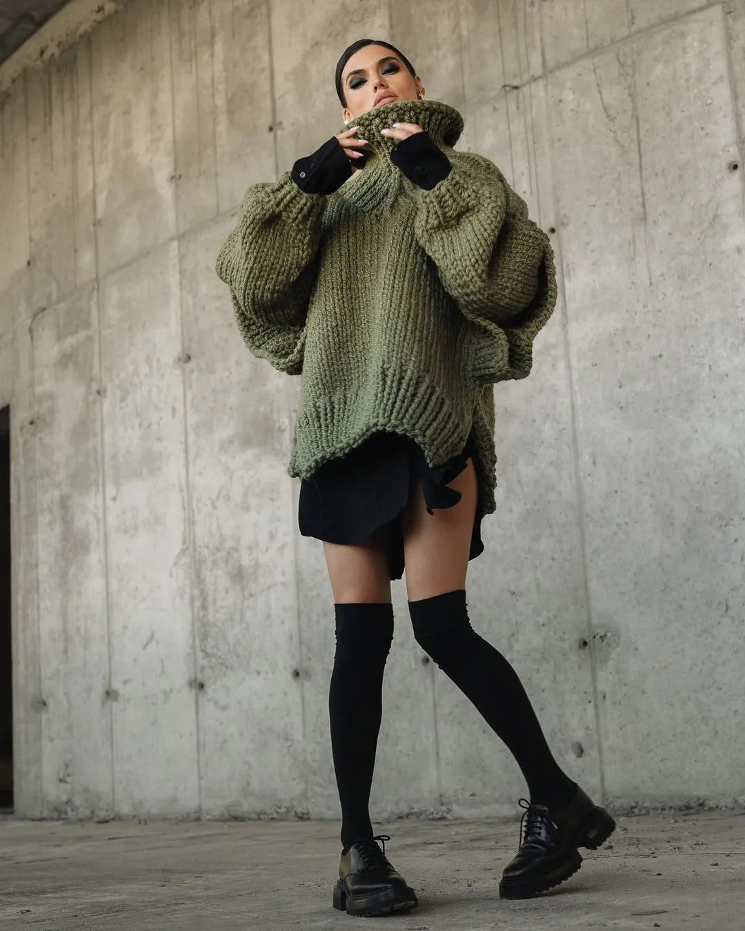 Amber - Women's Grober Oversize Turtleneck Knit Sweater