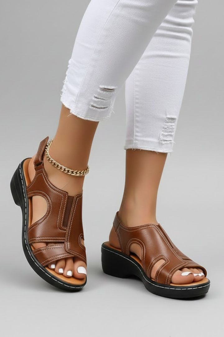 Zoe - Women's Plateausandalen with open Lace and Cut-Outs