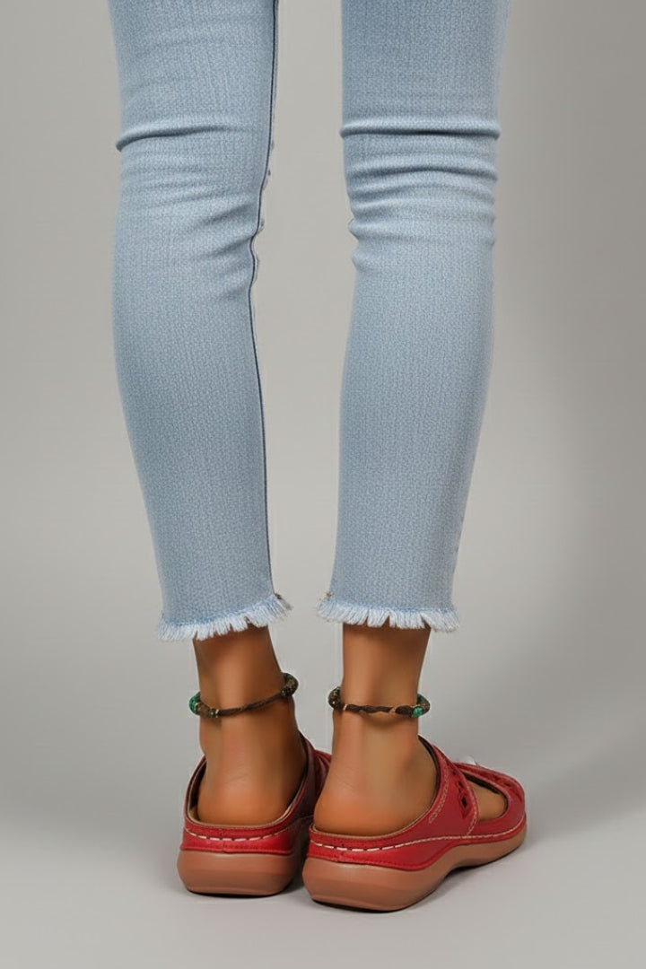 Beth - Women's Slides with Double Strap and dekorativen Cutouts