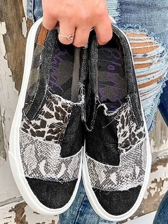 Margaret - Women's Sneaker with niedrigem Schaft and Patch-Design