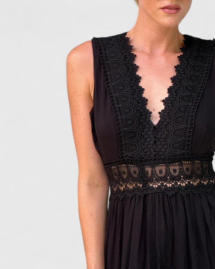 Molly - Women's Sleeveless Midi Dress with V-Neck and Lace Trim